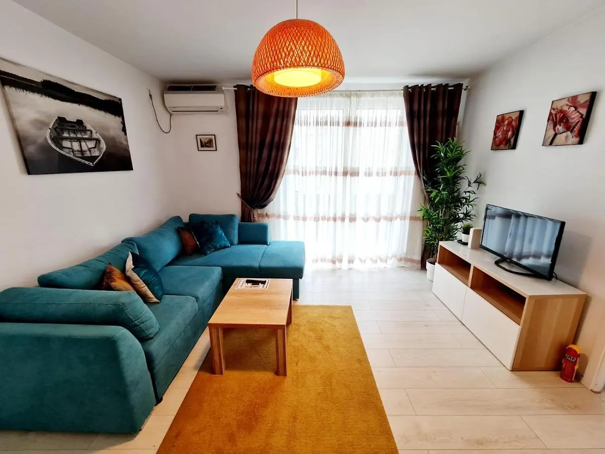 Downtown, Ideal For Longer Stays, Family Friendly Apartment - Nb73A Bukarest