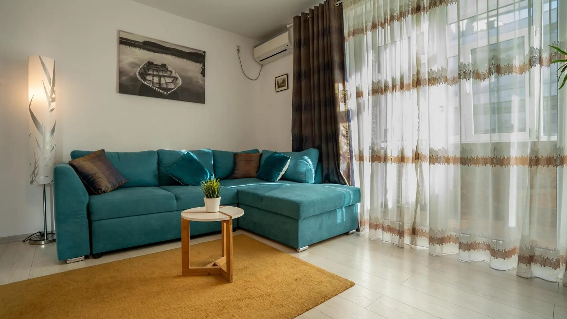 Downtown, Ideal For Longer Stays, Family Friendly Apartment - Nb73A Bukarest